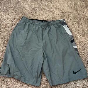Size: Large | Brand: Nike | Clothing: Athletic Shorts